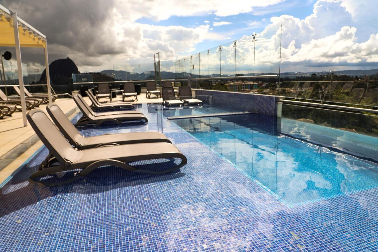 Santorini 4*